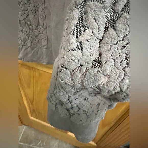 LOGO mushroom color lace pocket long sleeve tee size L - Picture 2 of 6